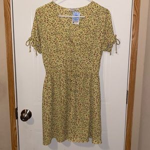 NWT Purple Snow Yellow Floral Button Dress